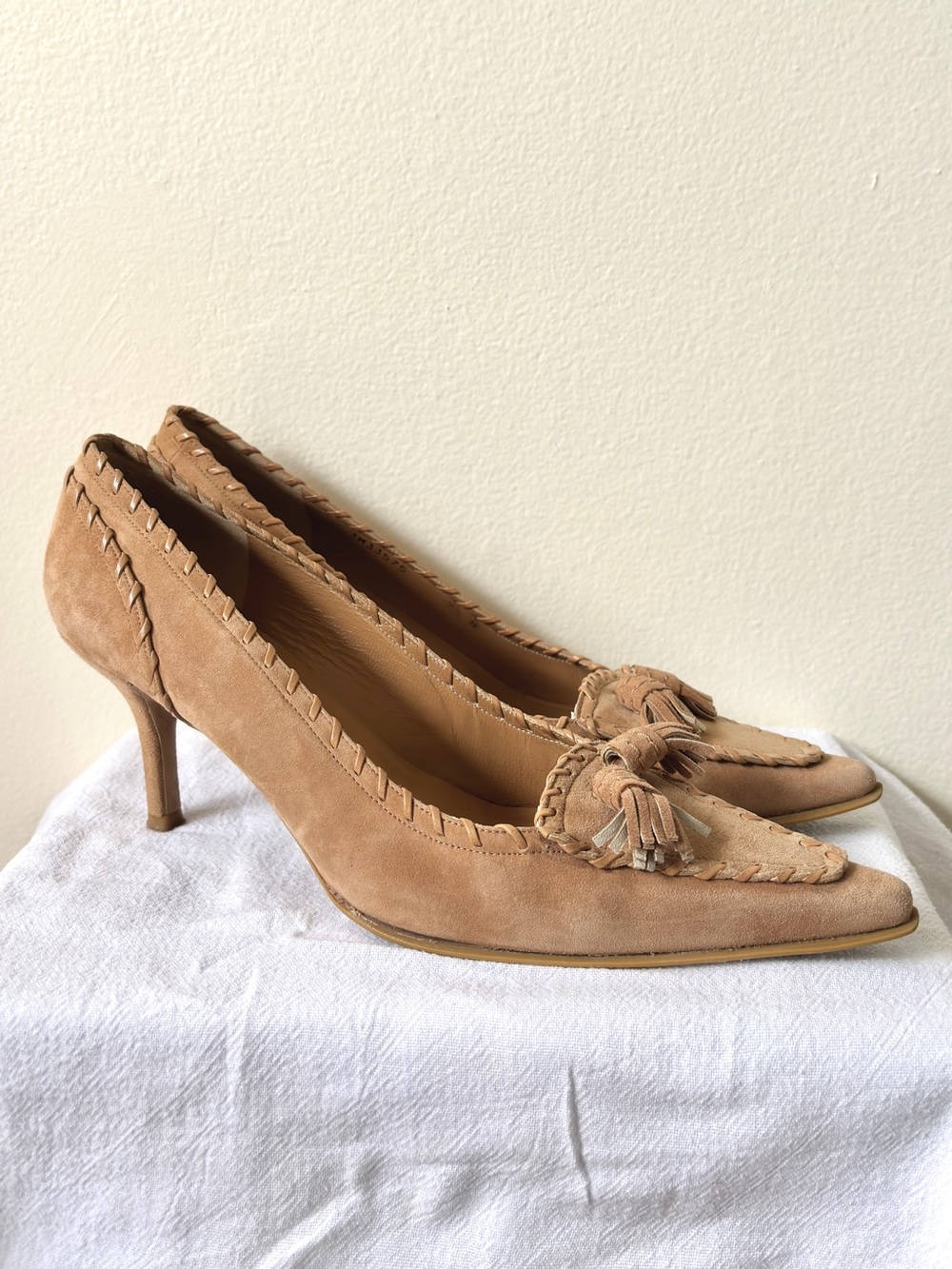 Stuart Weitzman suede tan whip stitch pointed toe heels with tassels